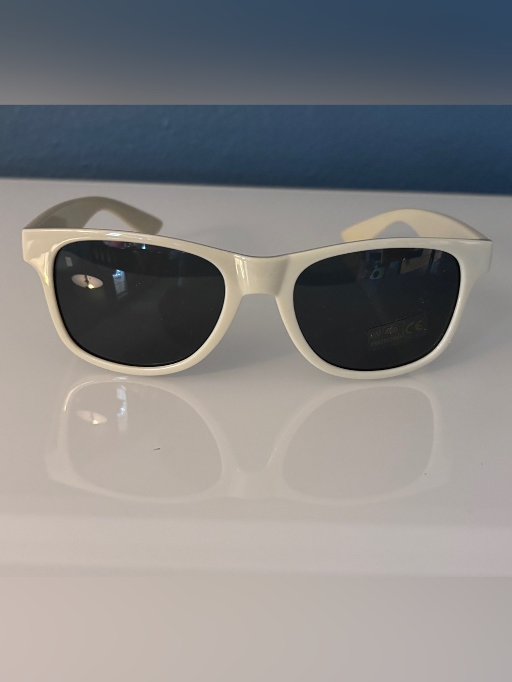 Taylor Swift 1989 Taylor’s Version Cream Sunglasses Brand New No Box